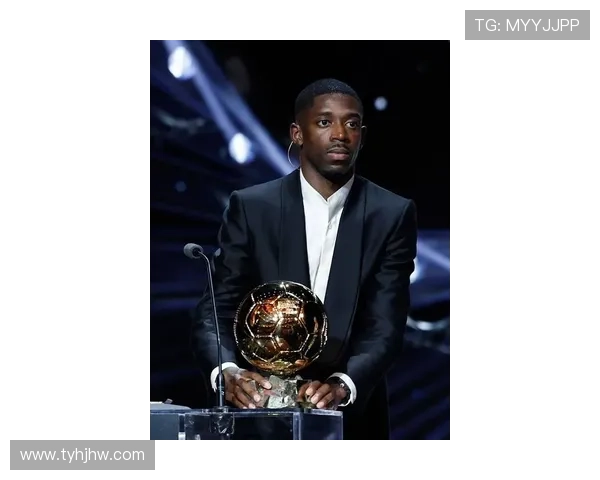 足球球星贺岁献礼新年大拜年 引领2025年激情与荣耀的开端